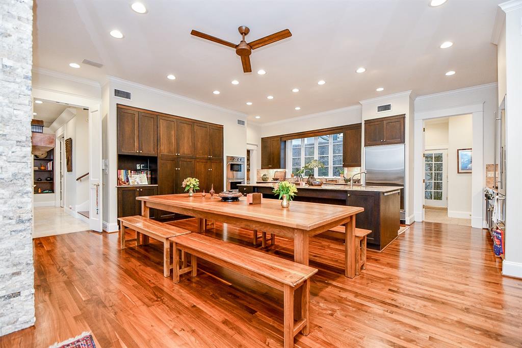 28 Sunset Boulevard