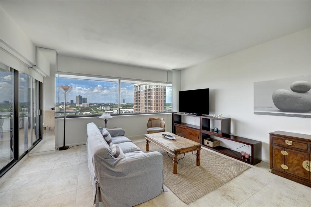 5000 Montrose Boulevard # 17A