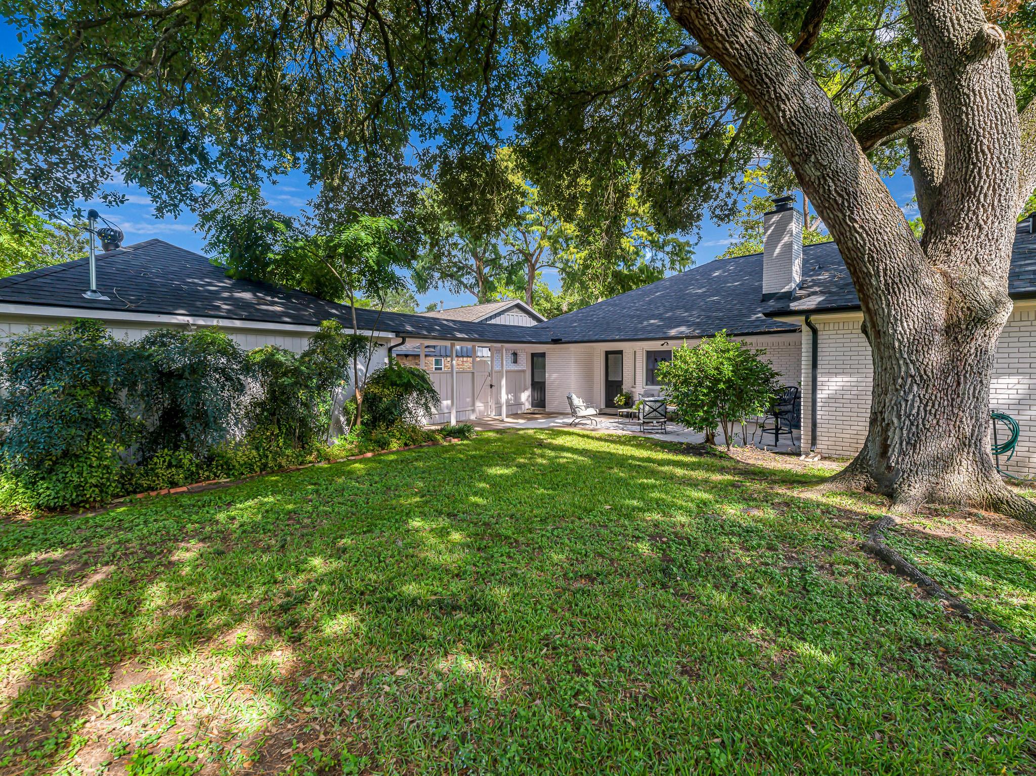 5827 Dumfries Drive