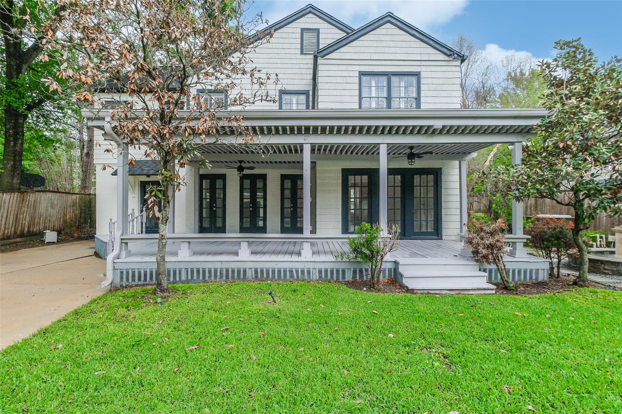 2201 Maroneal Street