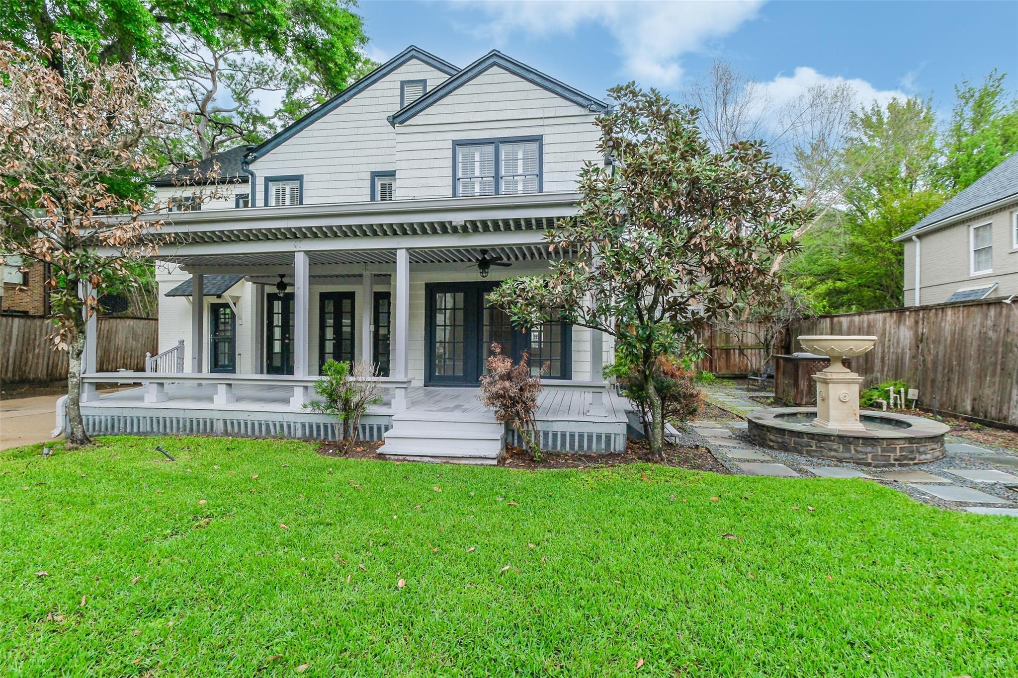 2201 Maroneal Street