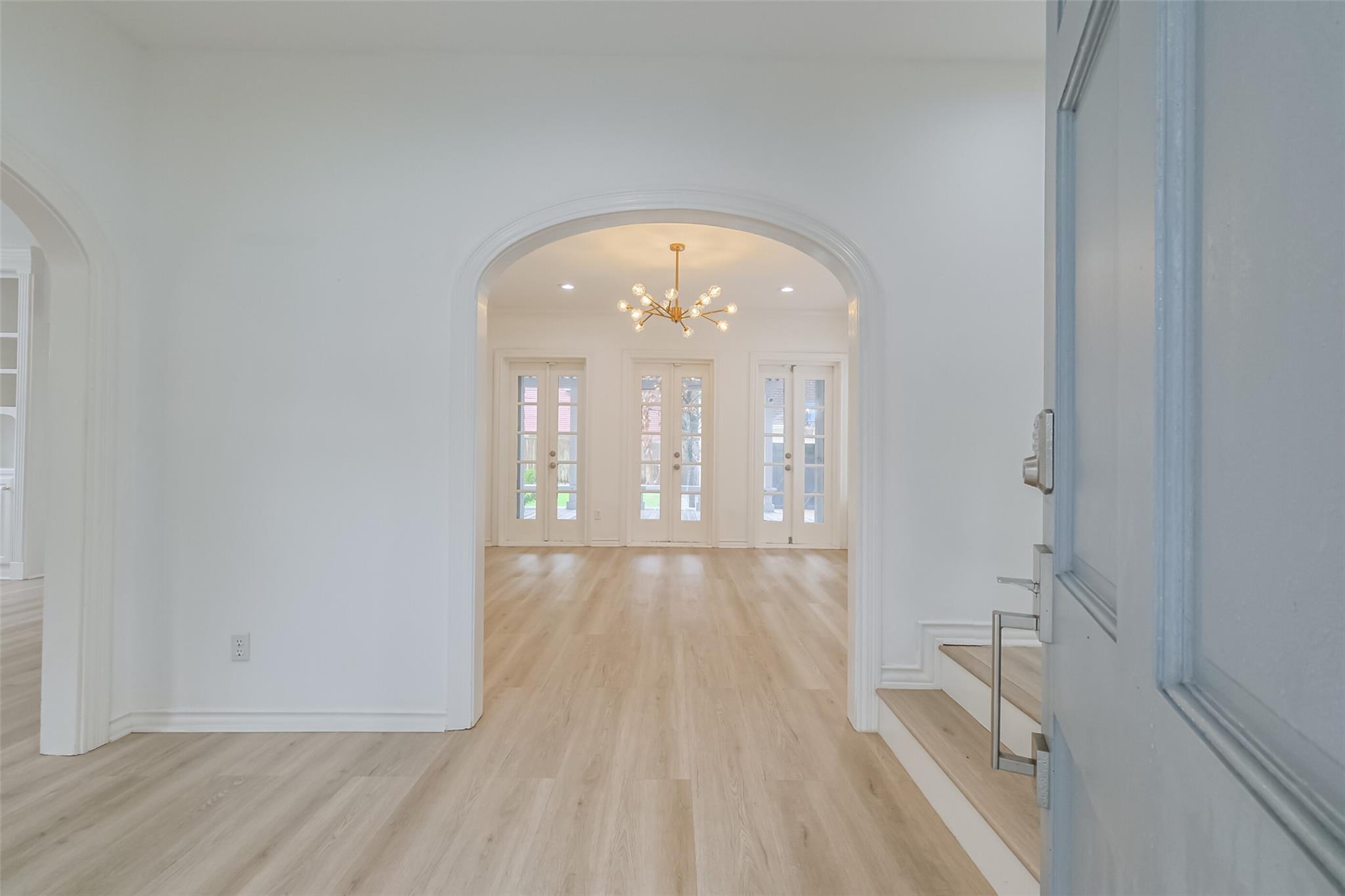 2201 Maroneal Street