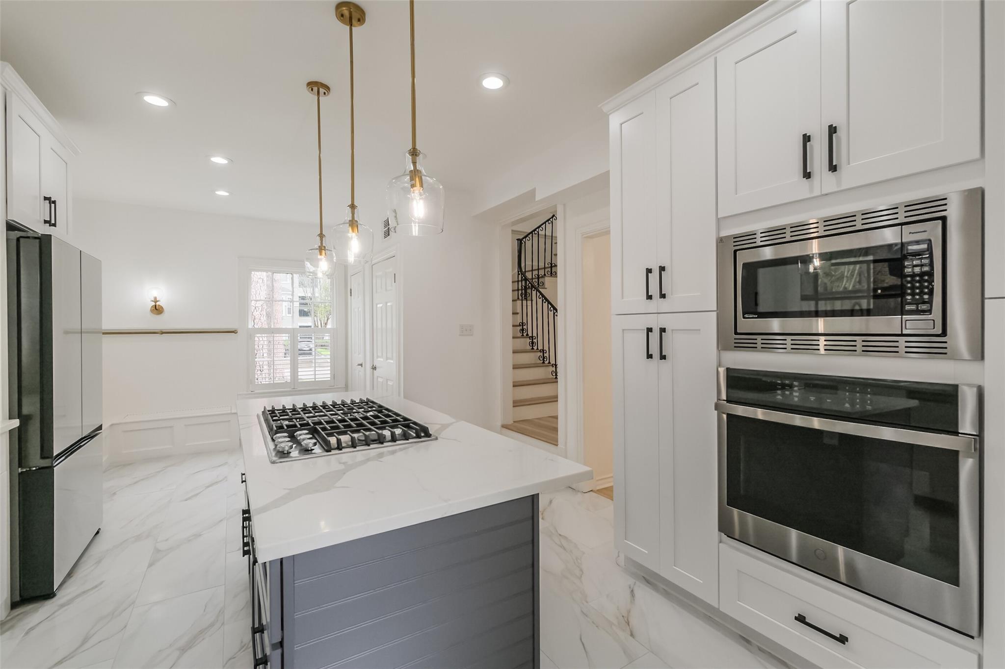 2201 Maroneal Street