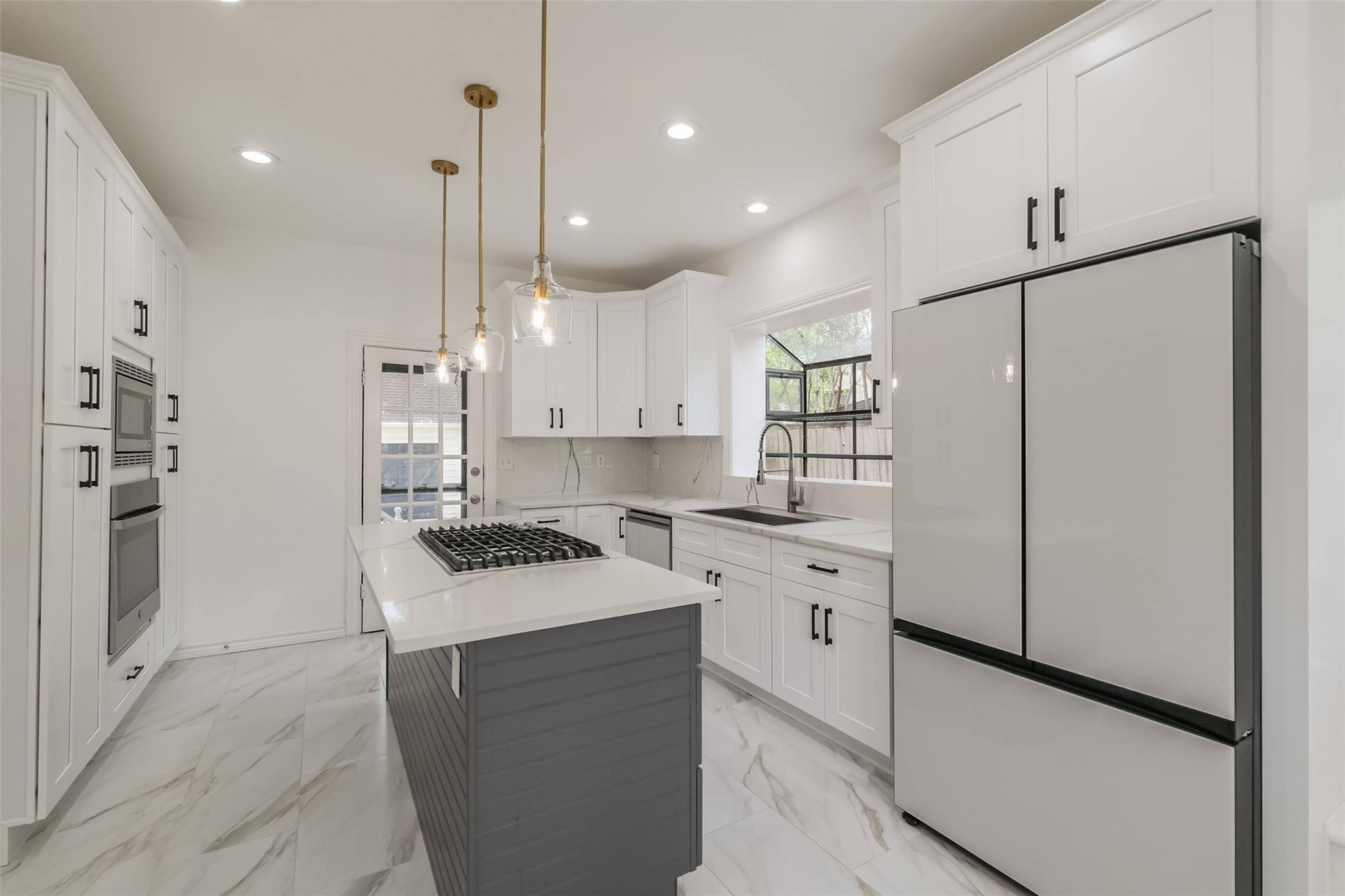 2201 Maroneal Street