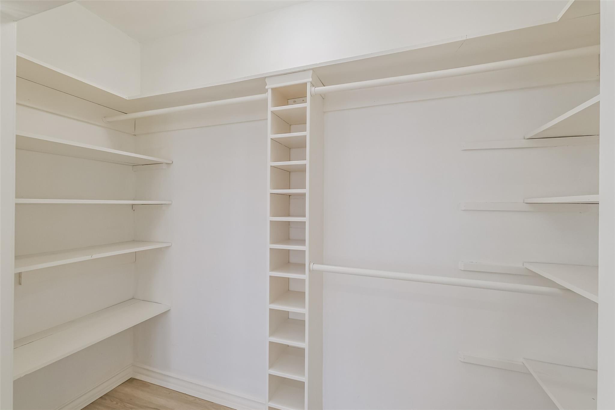 2201 Maroneal Street