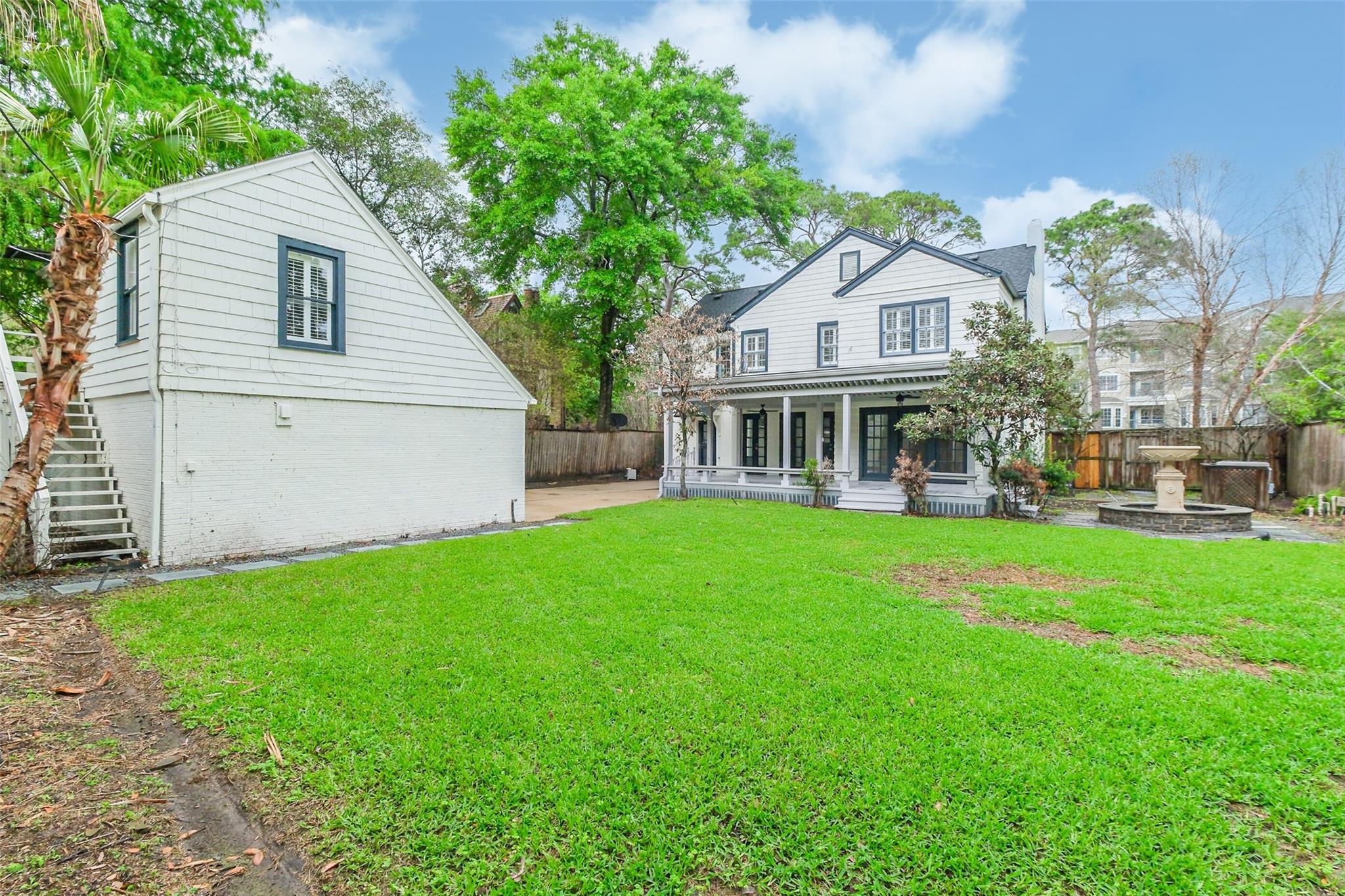 2201 Maroneal Street