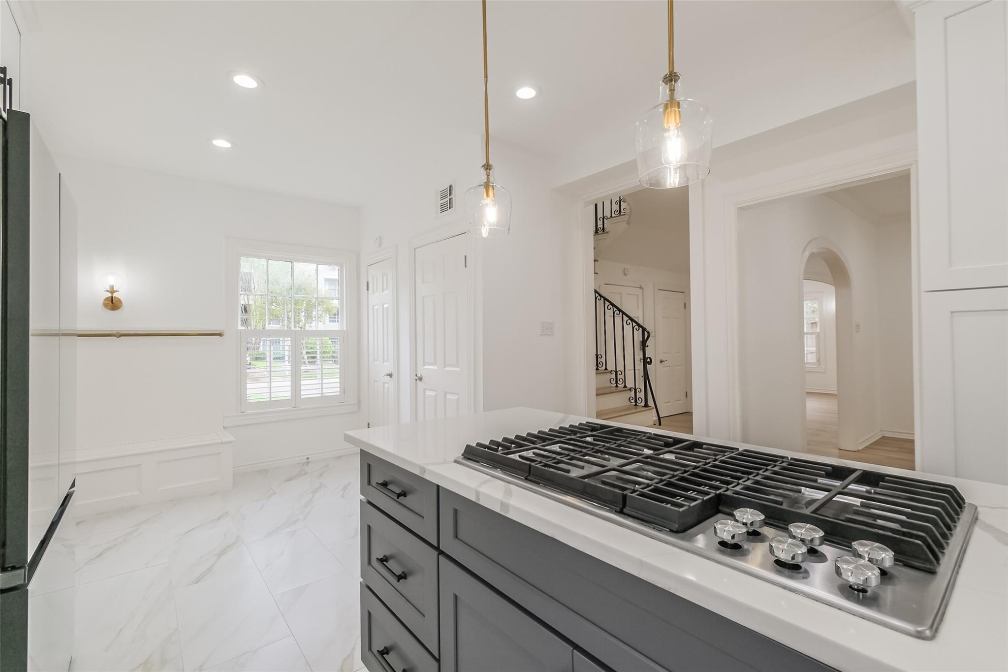 2201 Maroneal Street