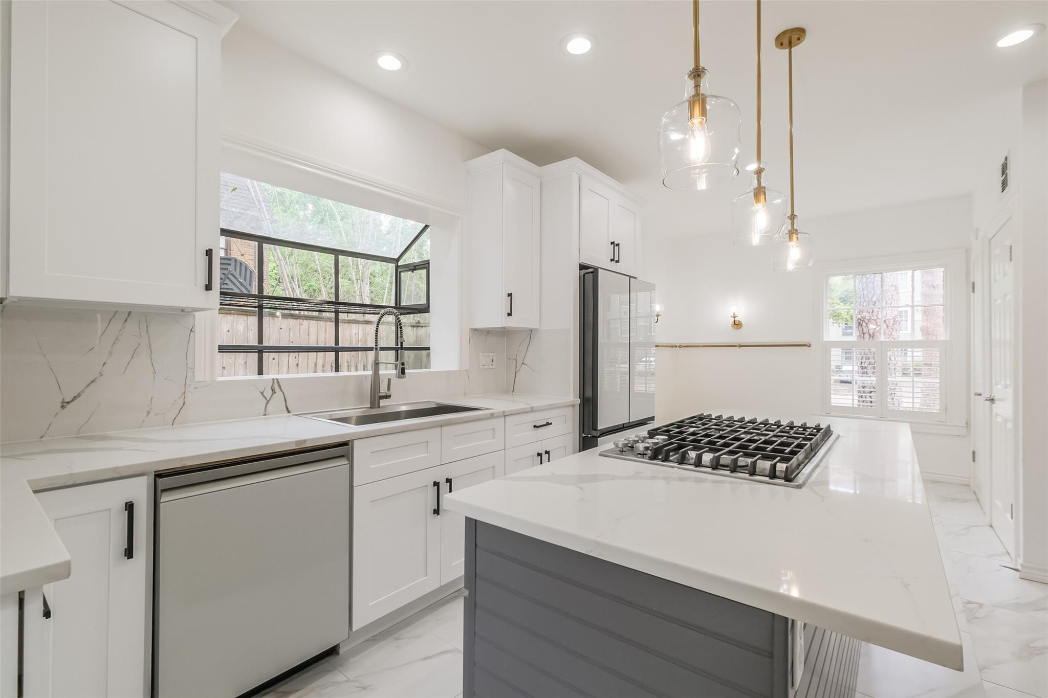 2201 Maroneal Street