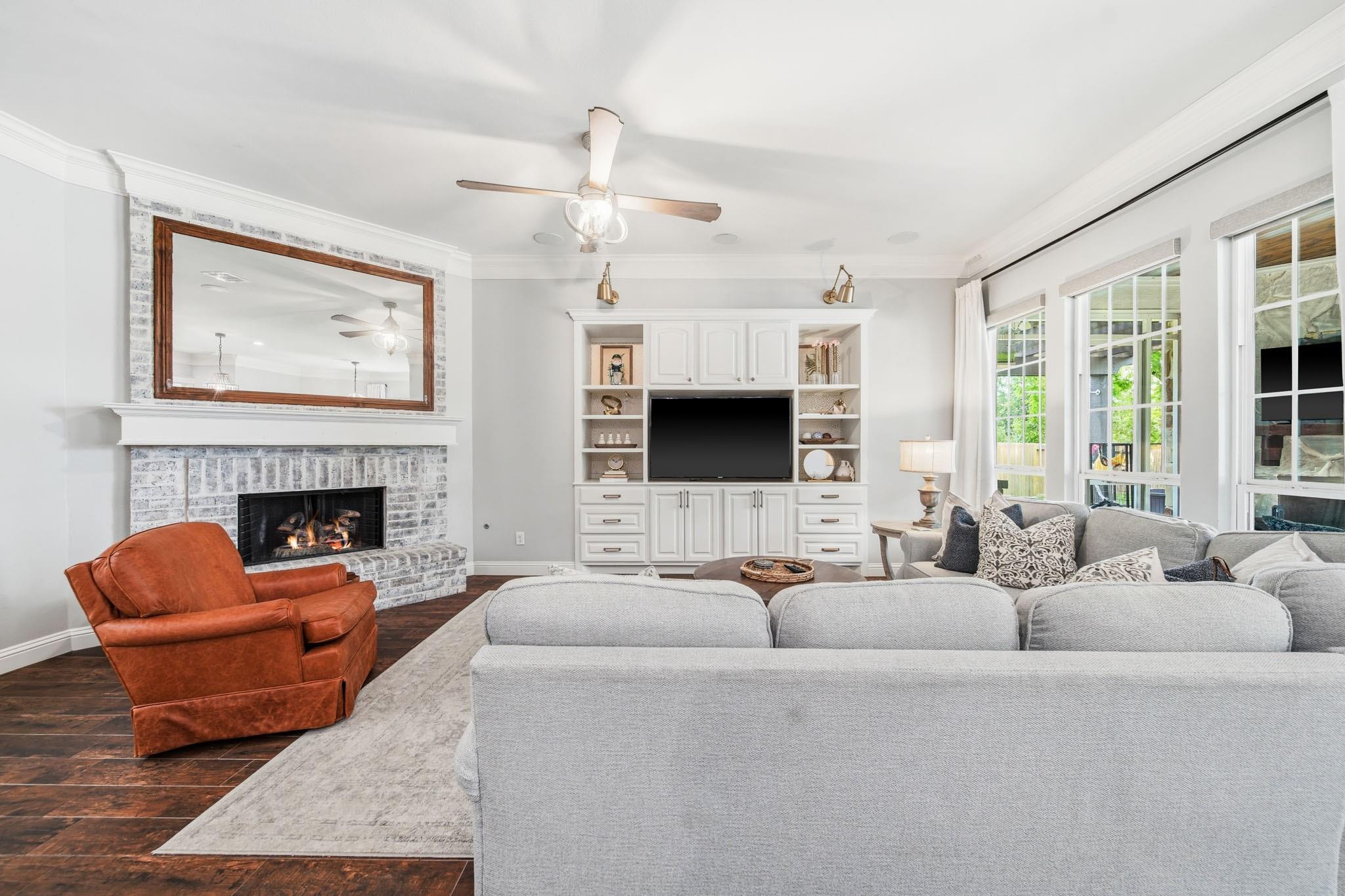 3 Misty Crest Dr