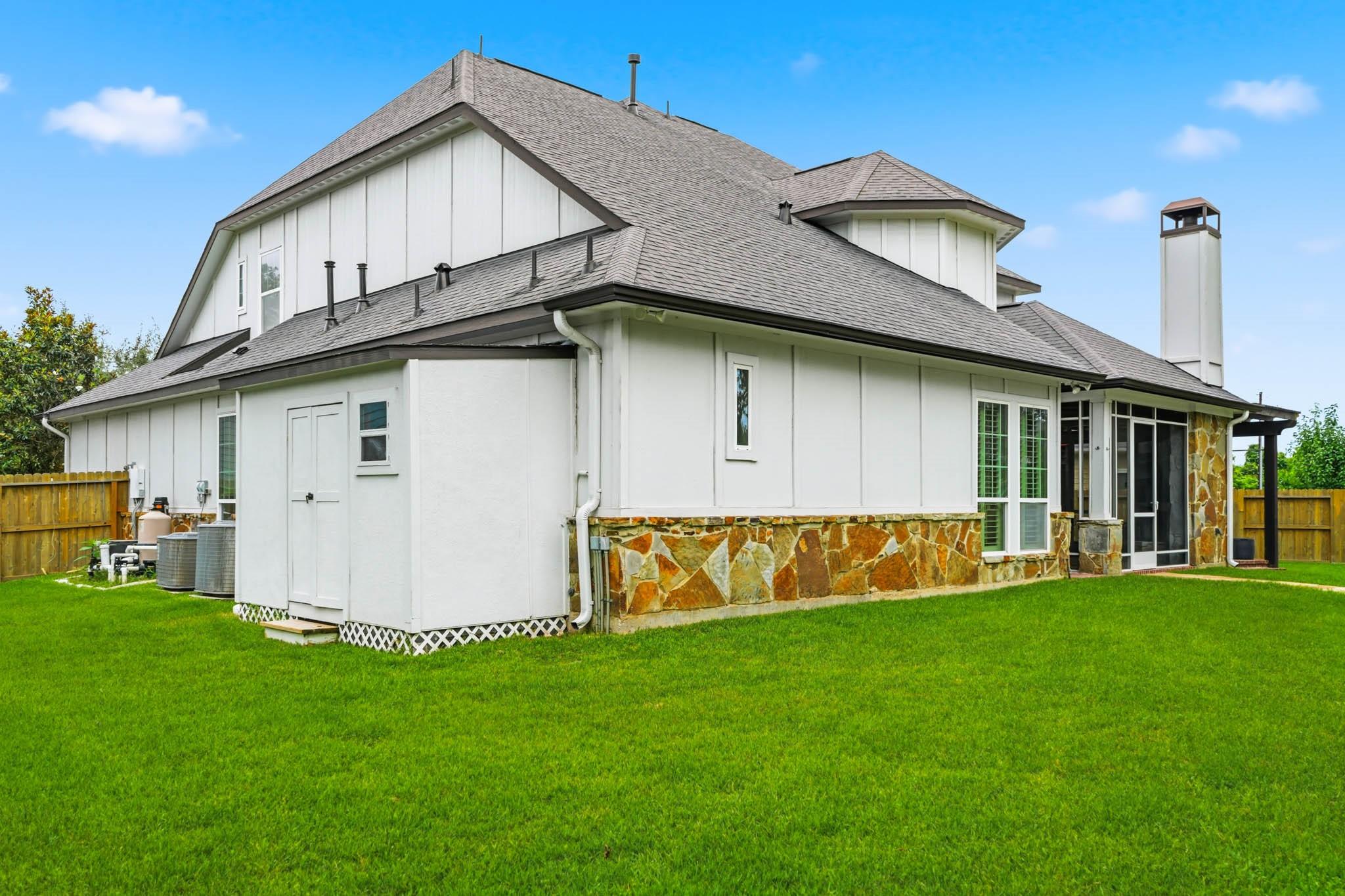 3 Misty Crest Dr