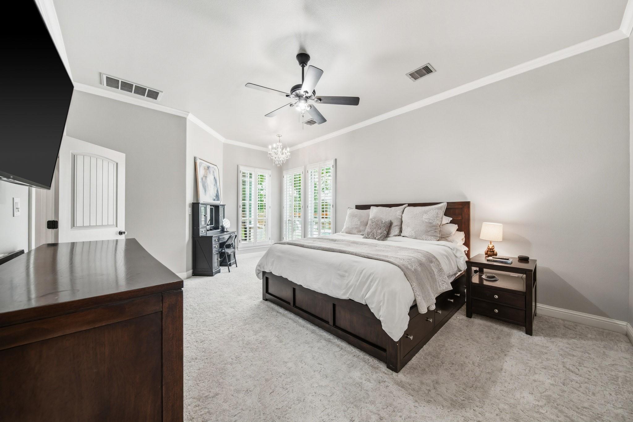 3 Misty Crest Dr