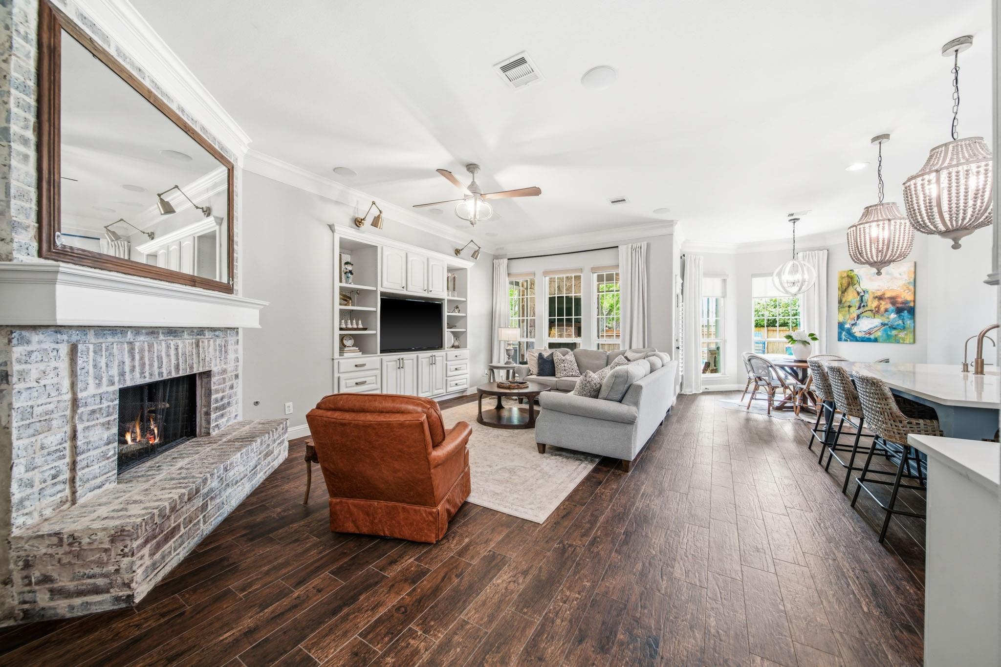 3 Misty Crest Dr