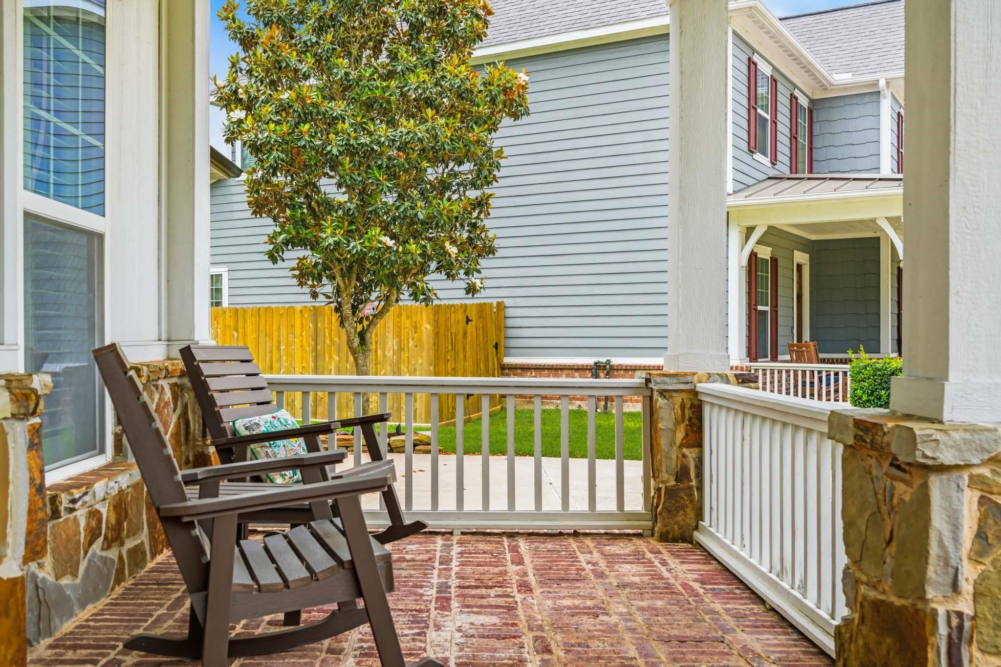 3 Misty Crest Dr