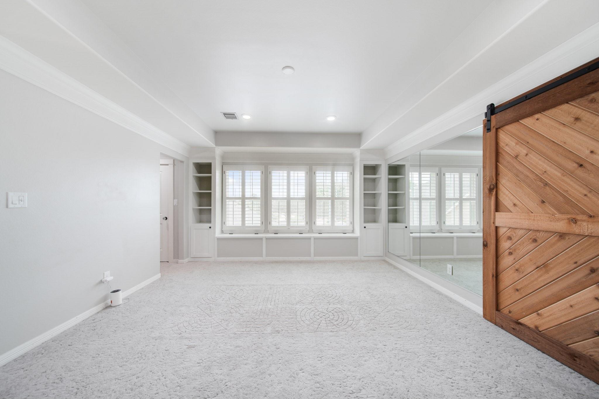 3 Misty Crest Dr