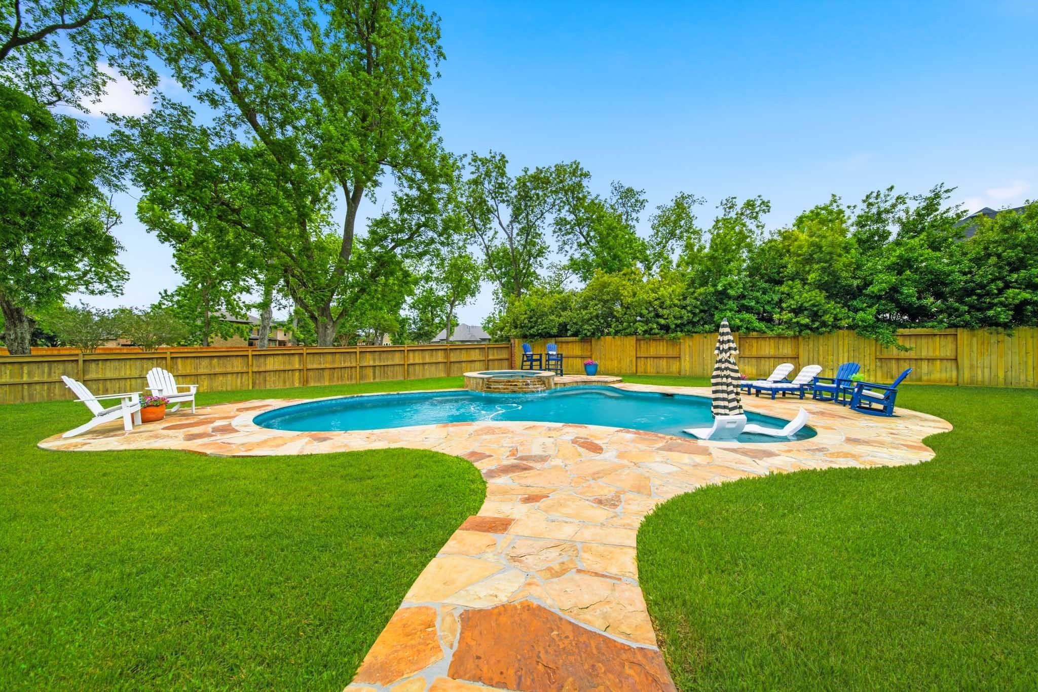 3 Misty Crest Dr