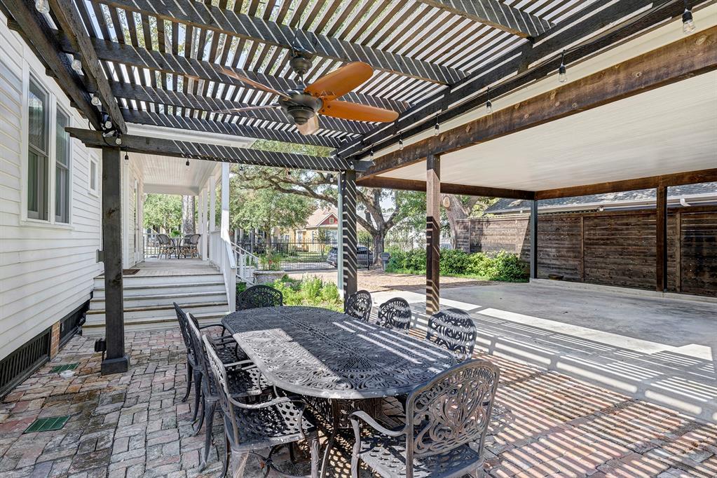 319 W 15th Street