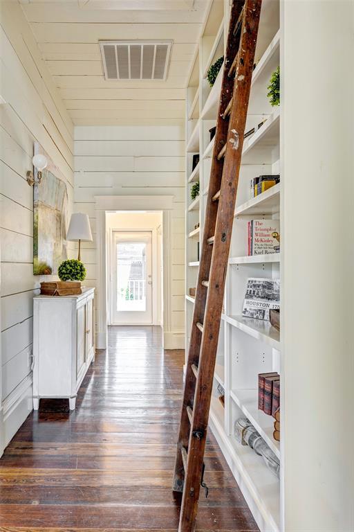319 W 15th Street