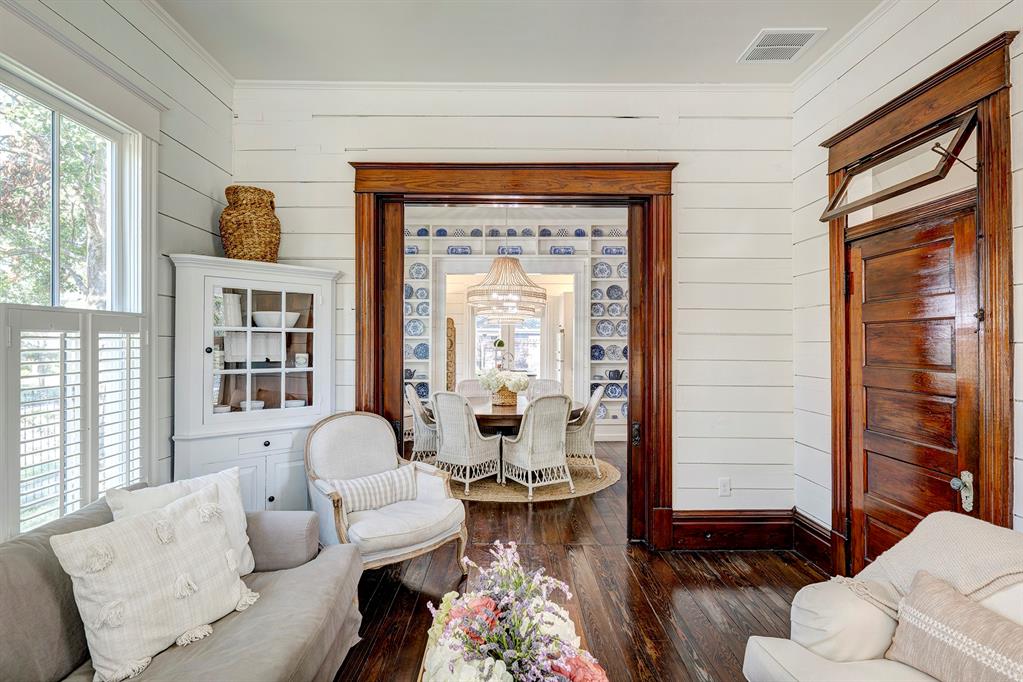 319 W 15th Street