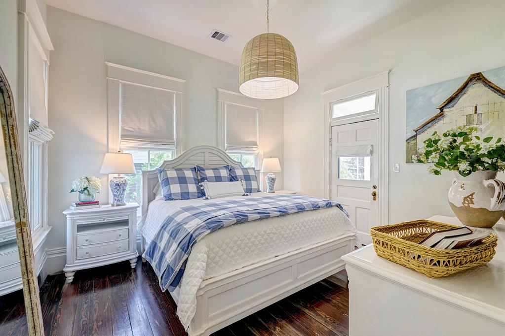 319 W 15th Street