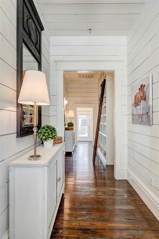 319 W 15th Street