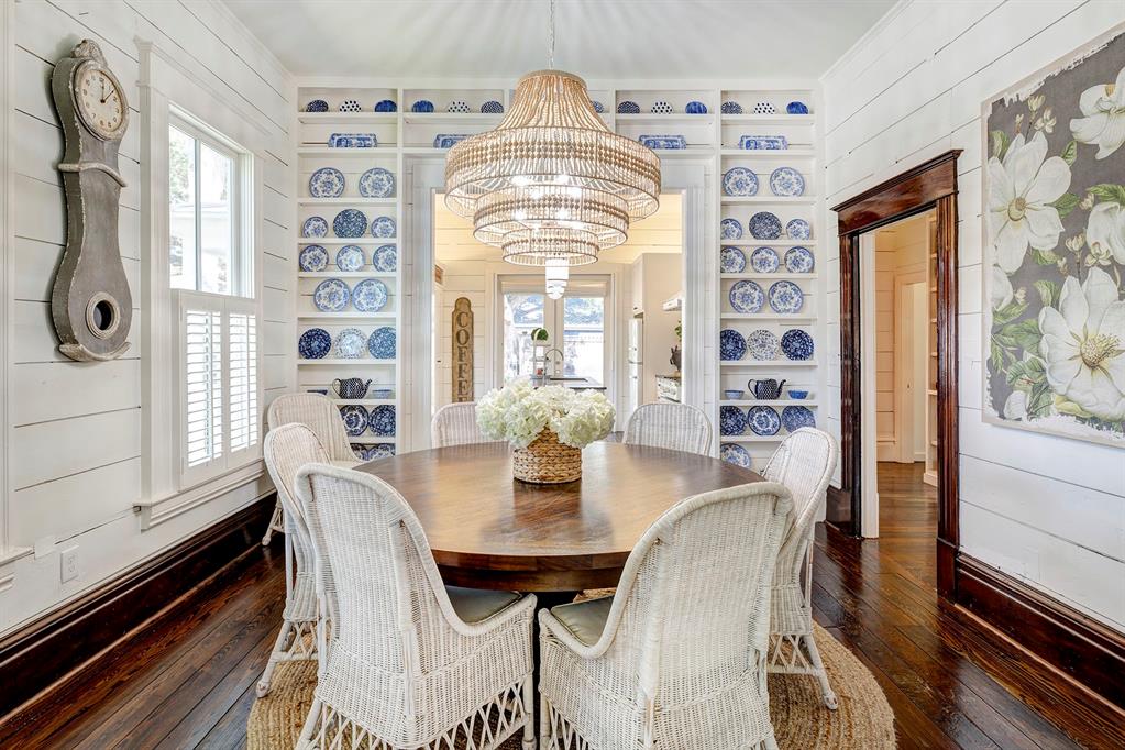 319 W 15th Street