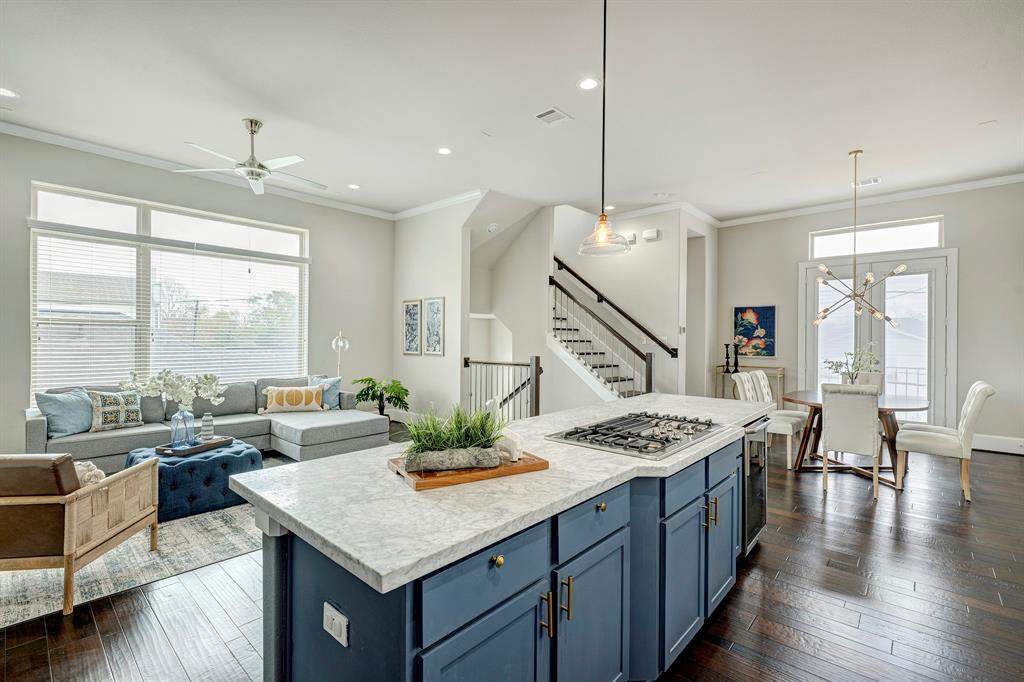 913 W 24th Street