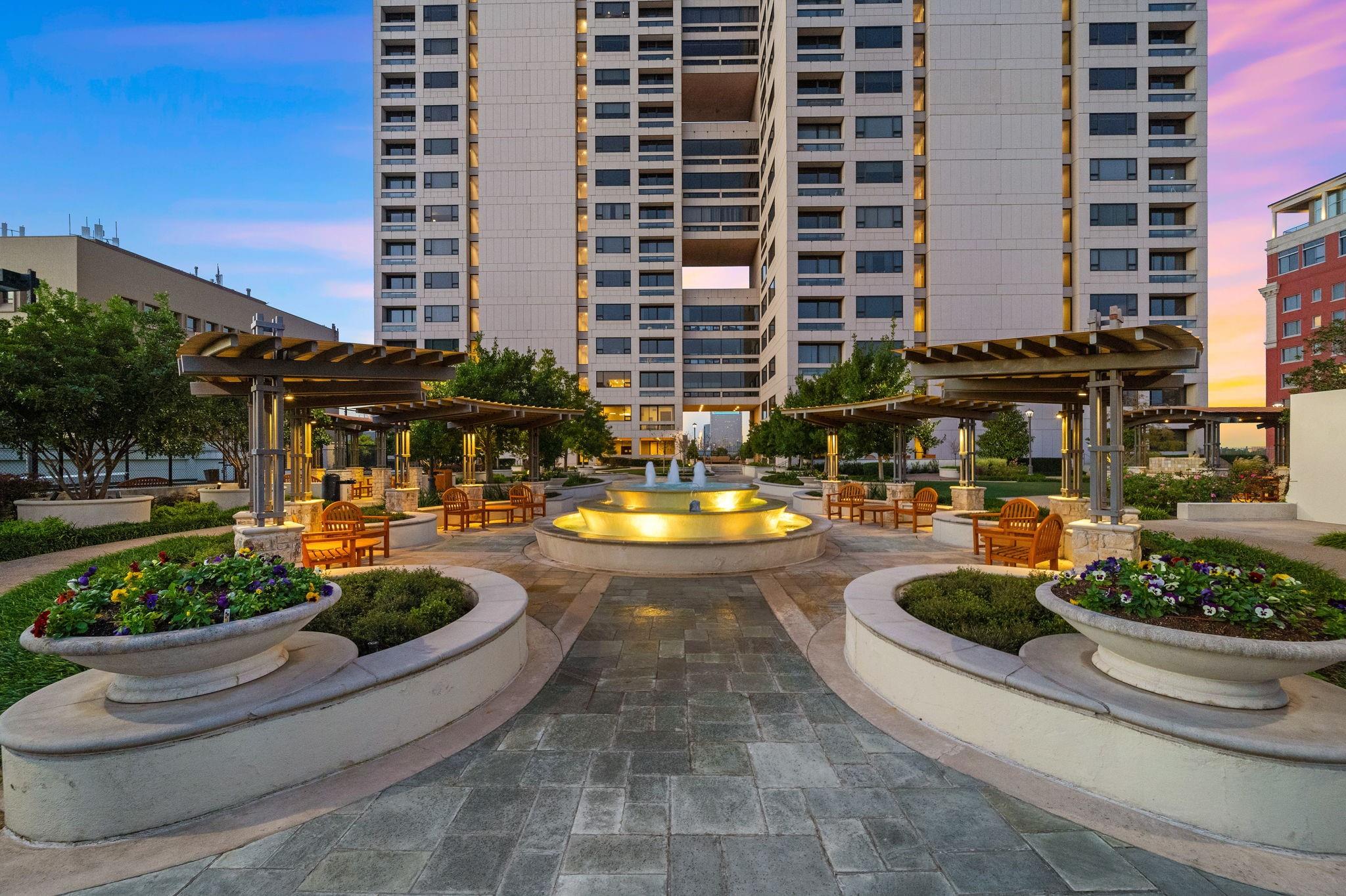 1111 Hermann Drive # 28D