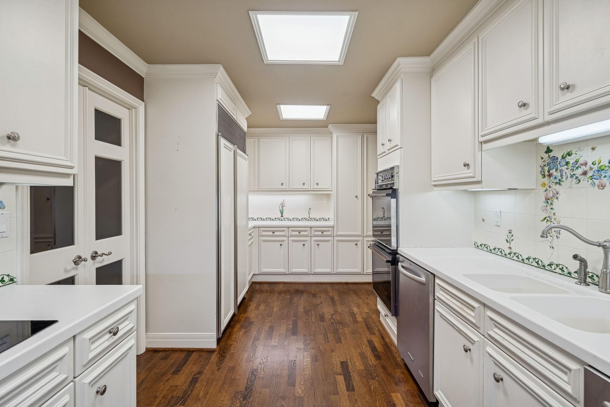 1111 Hermann Drive # 28D