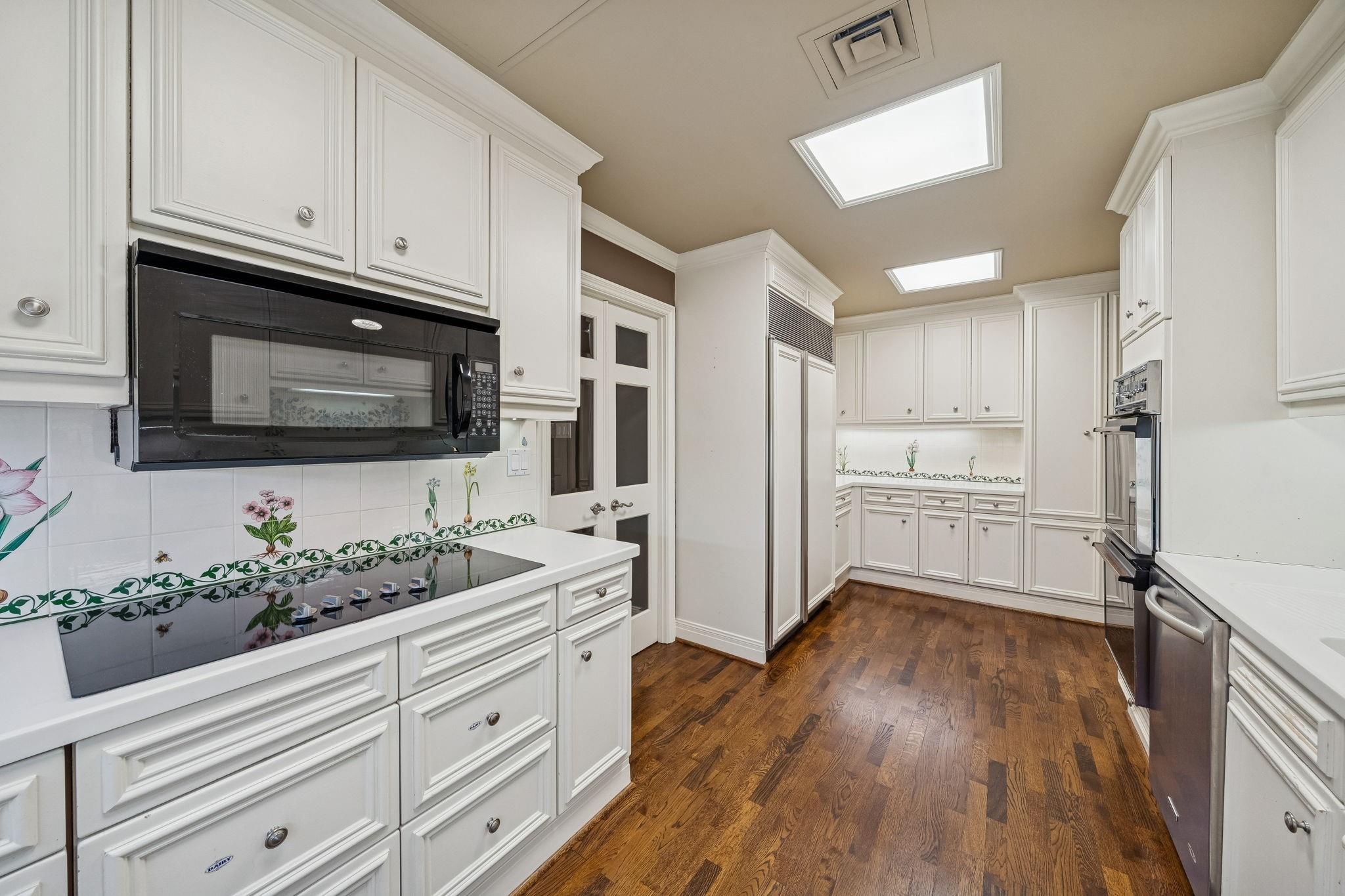 1111 Hermann Drive # 28D