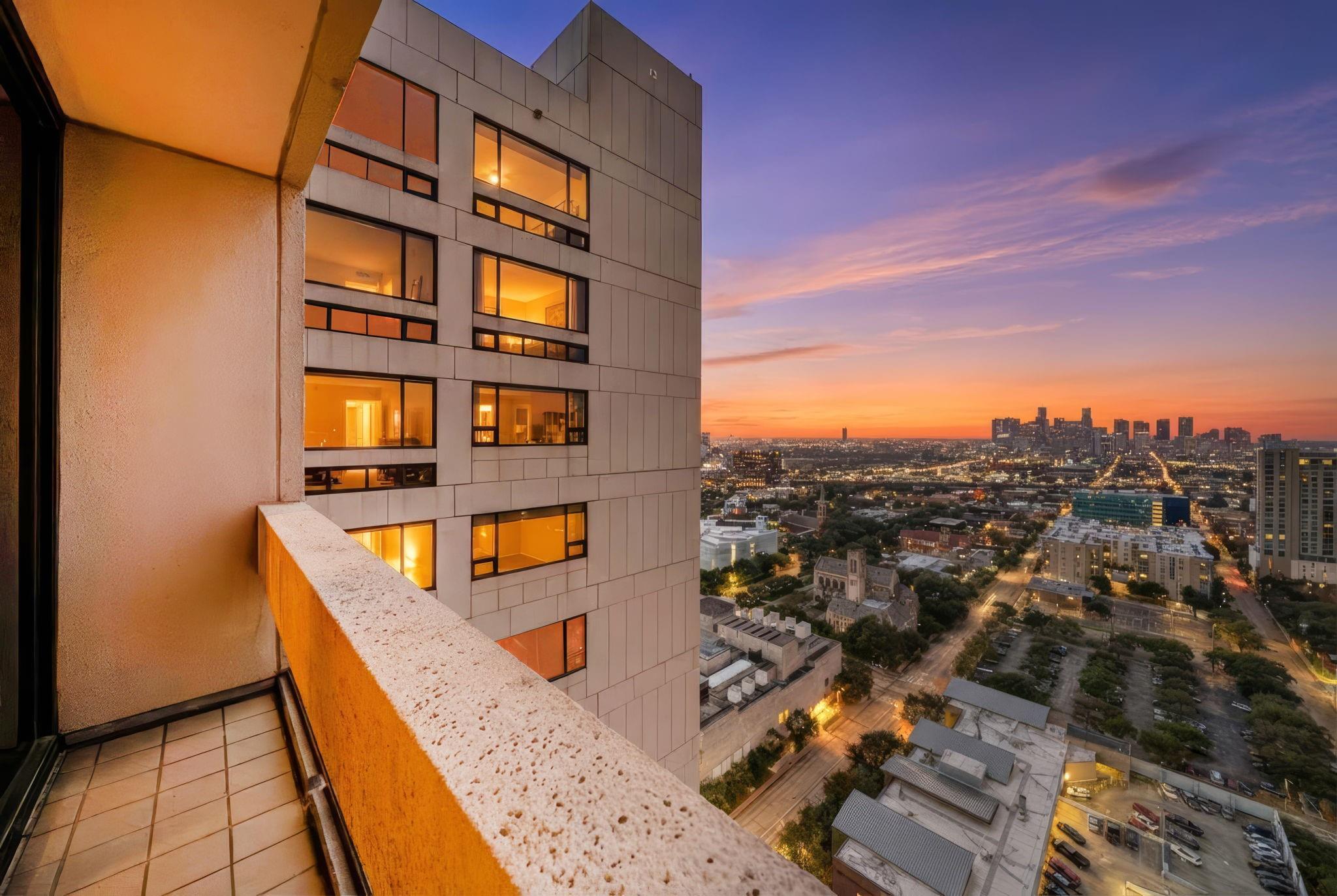 1111 Hermann Drive # 28D