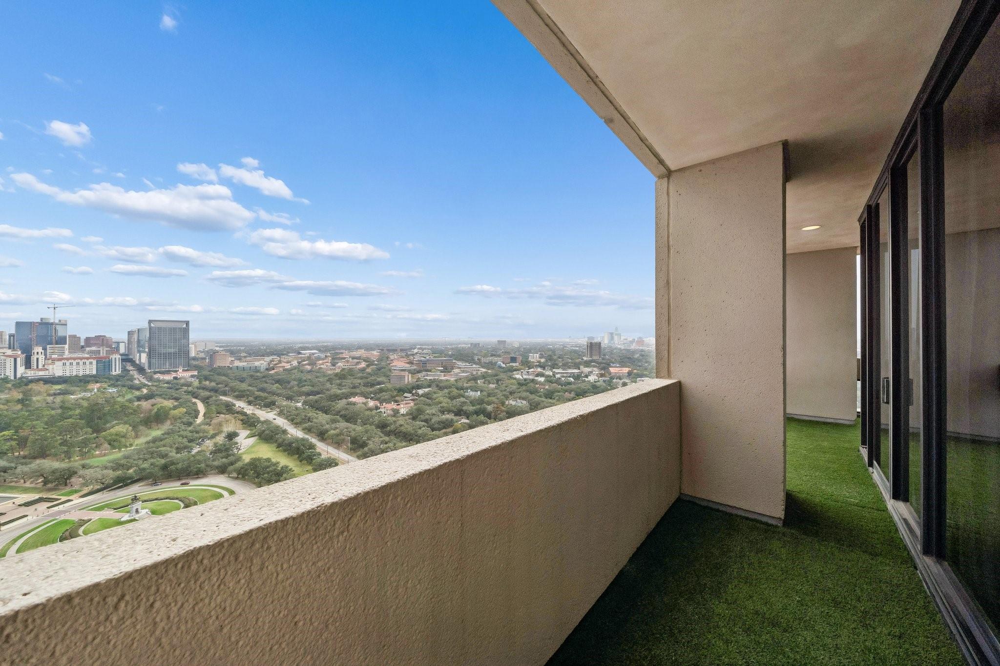 1111 Hermann Drive # 28D