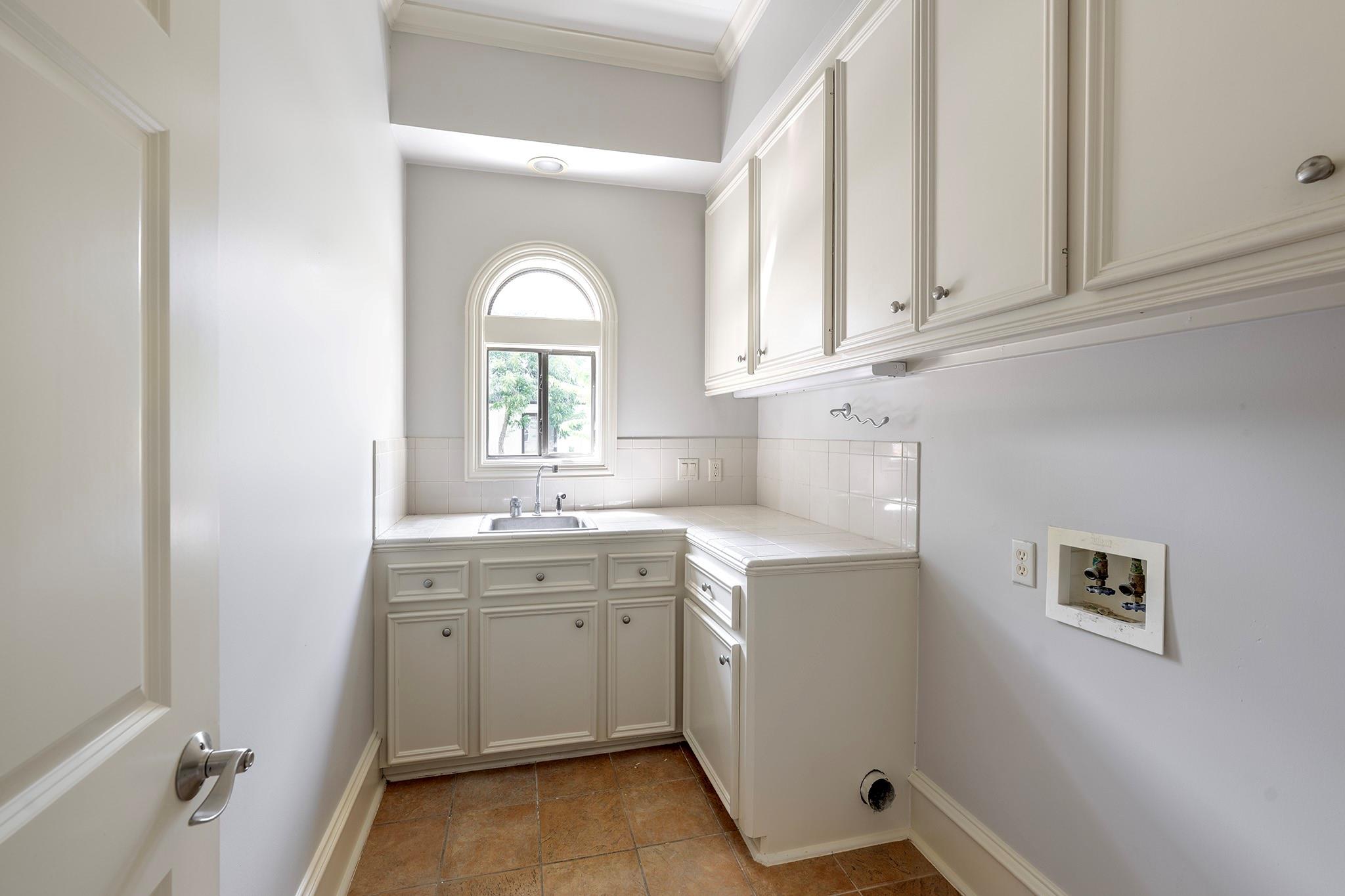 5519 Newcastle Street