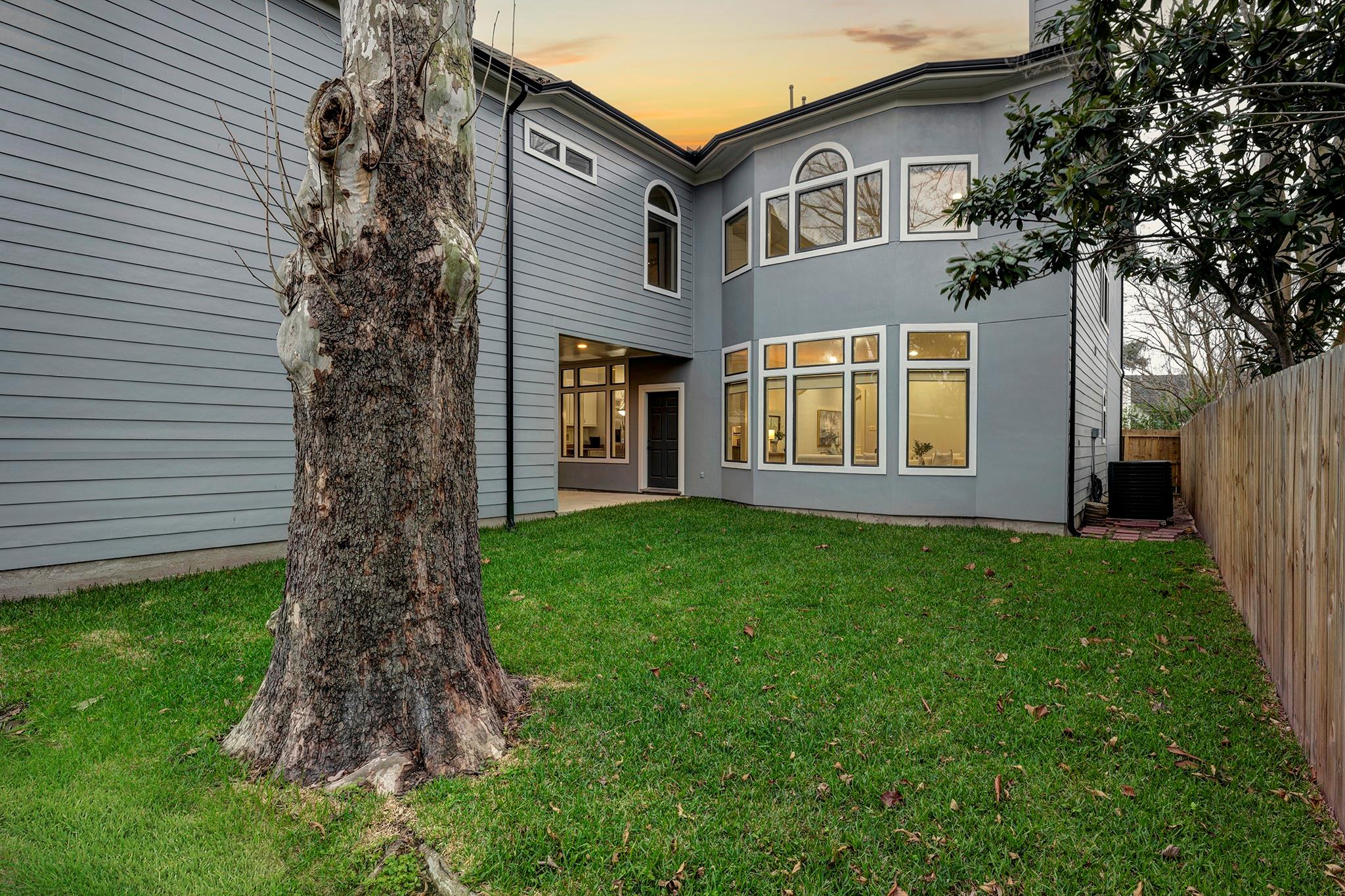 5519 Newcastle Street