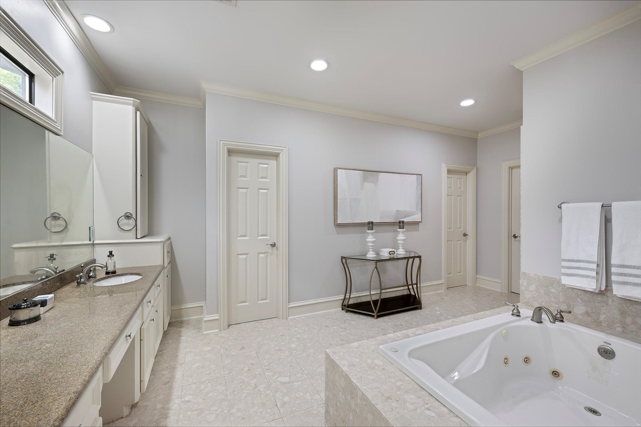 5519 Newcastle Street