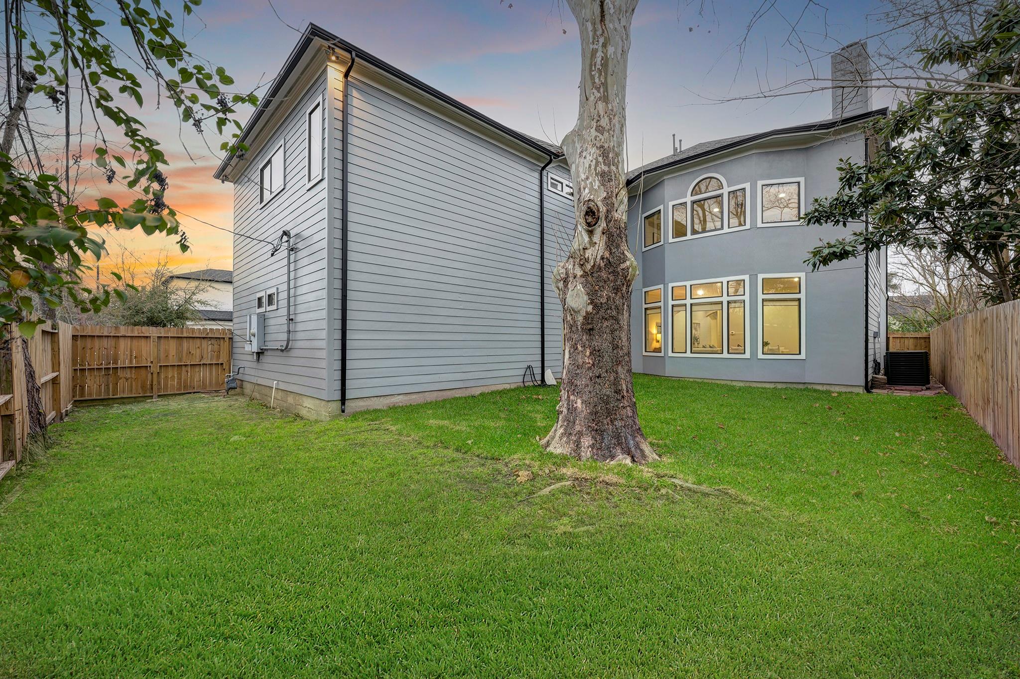 5519 Newcastle Street