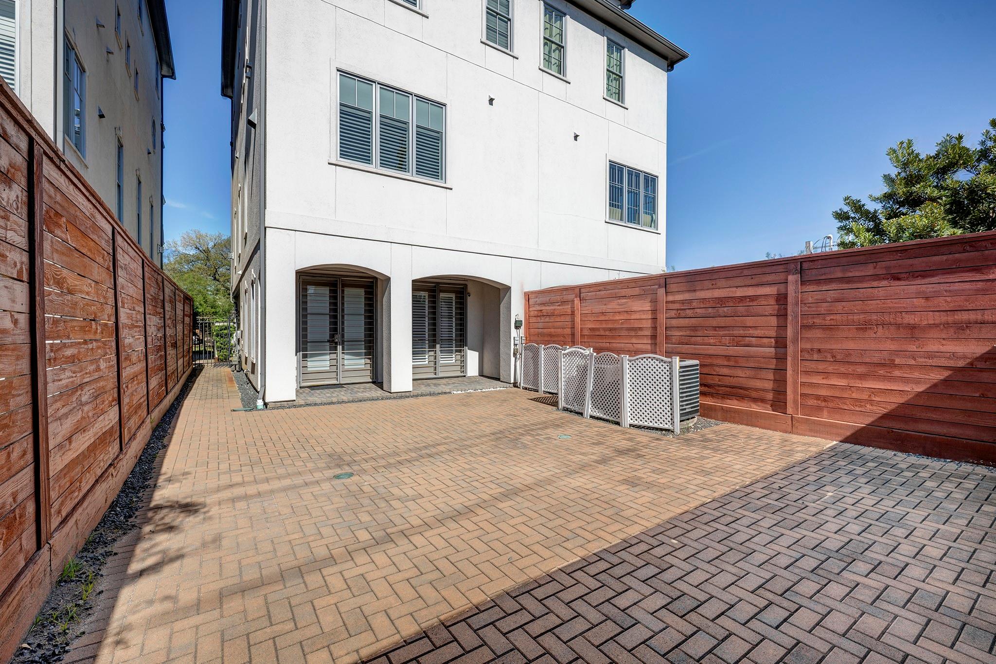 6826 Bellgreen Drive