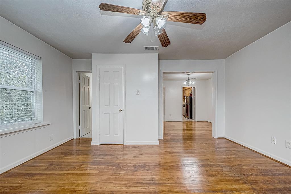 609 Cortlandt Street # 4