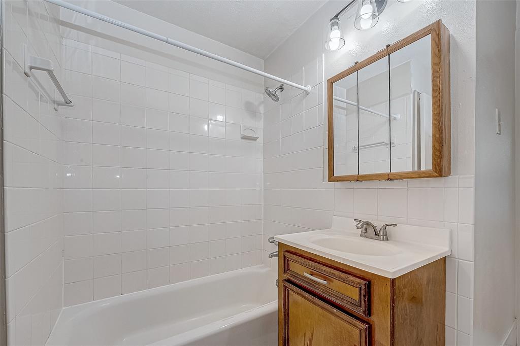 609 Cortlandt Street # 4
