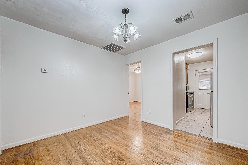 609 Cortlandt Street # 4
