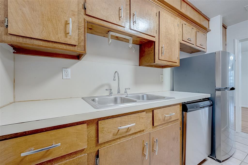 609 Cortlandt Street # 4