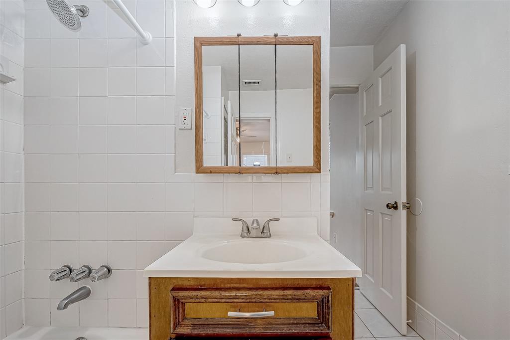 609 Cortlandt Street # 4