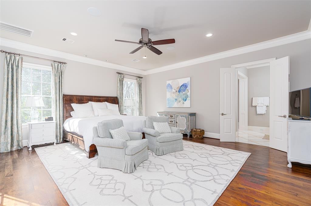 64 E Broad Oaks