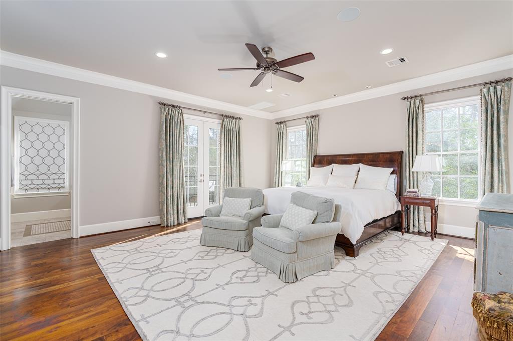64 E Broad Oaks
