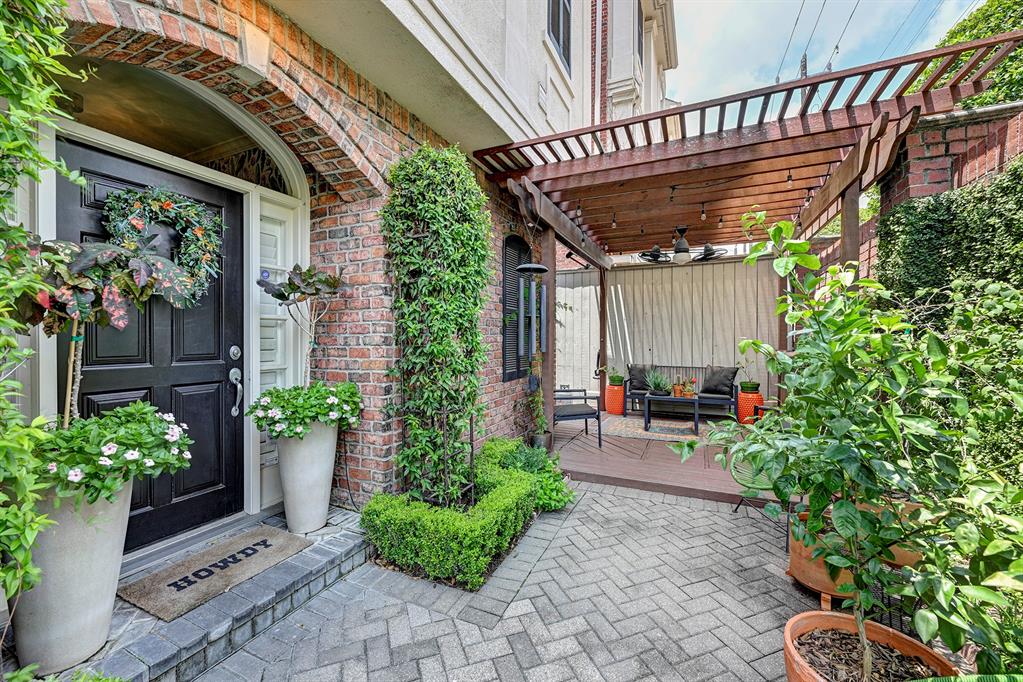 1902 Greenwich Terrace Drive