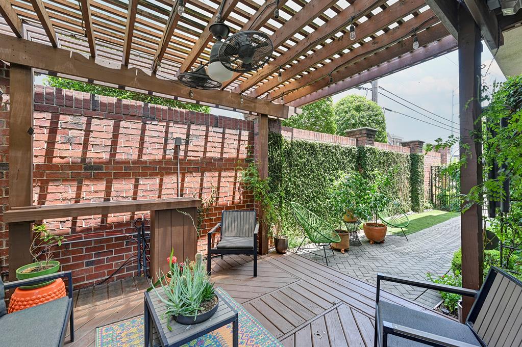 1902 Greenwich Terrace Drive