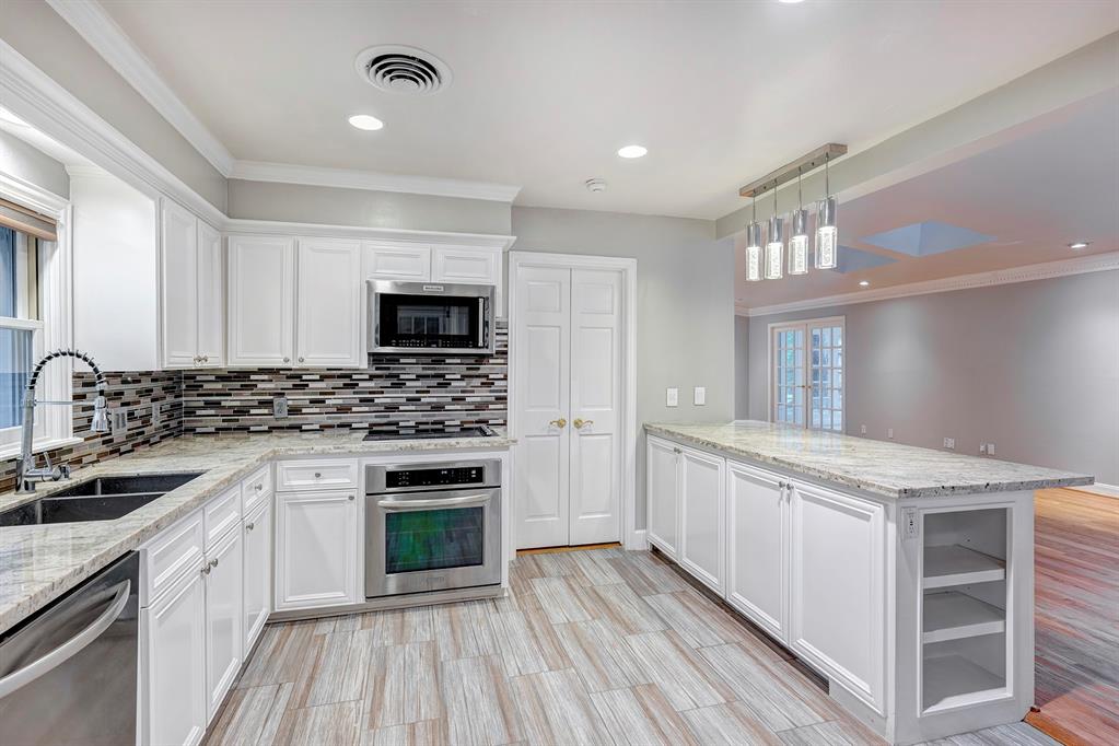11511 Echo Hollow Street