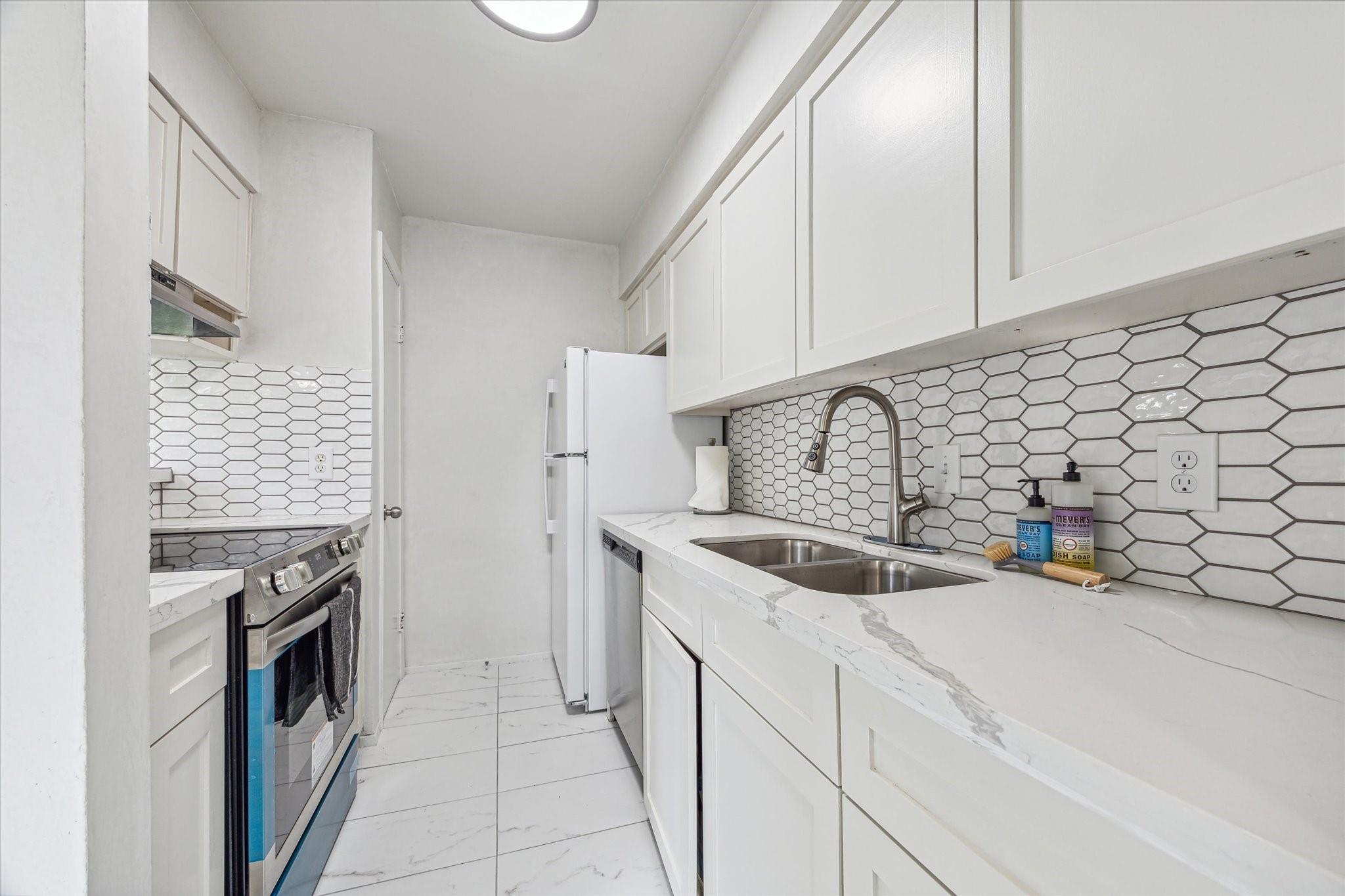 8211 Kingsbrook Road # 205