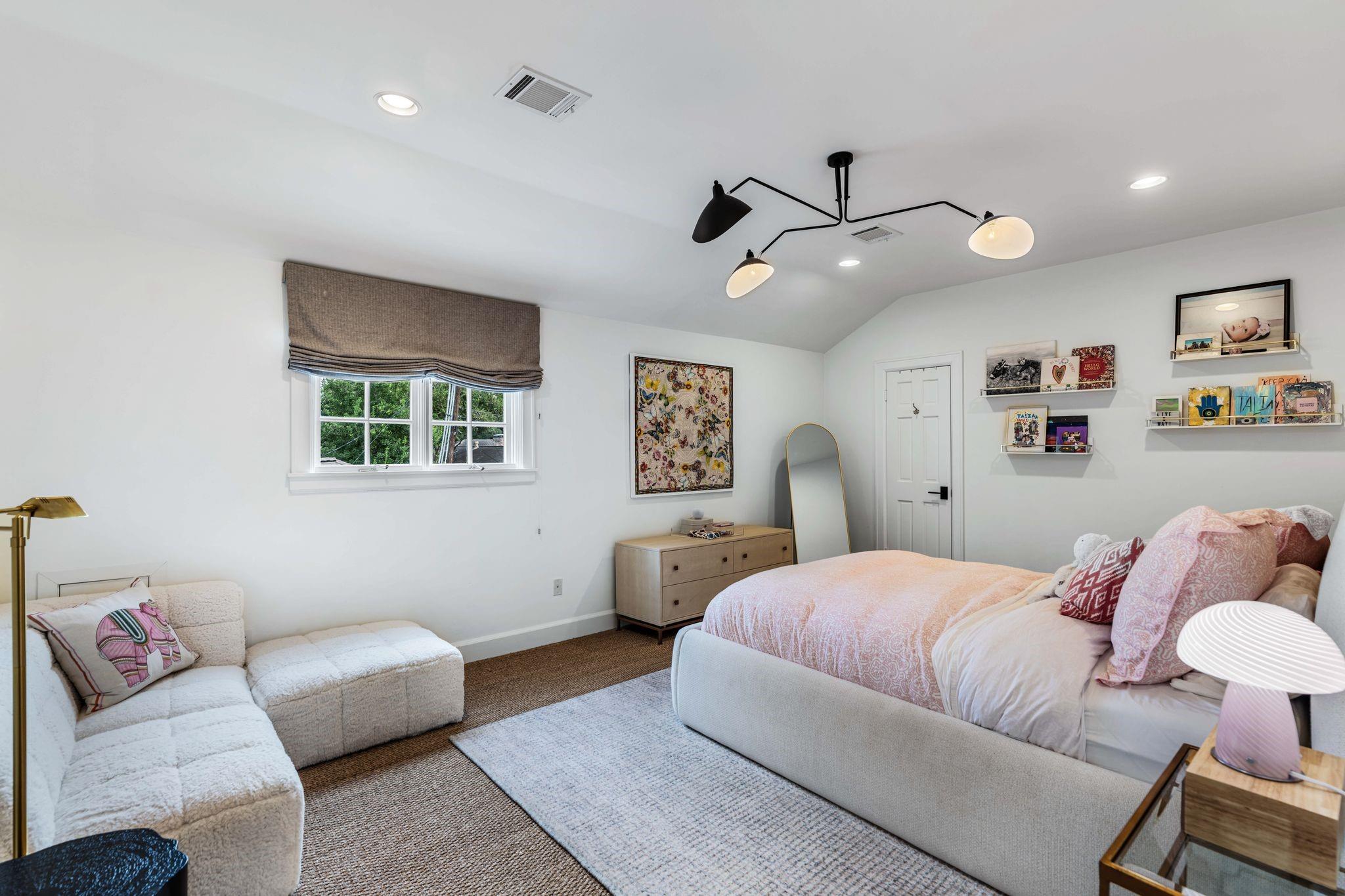 5672 Cedar Creek Drive