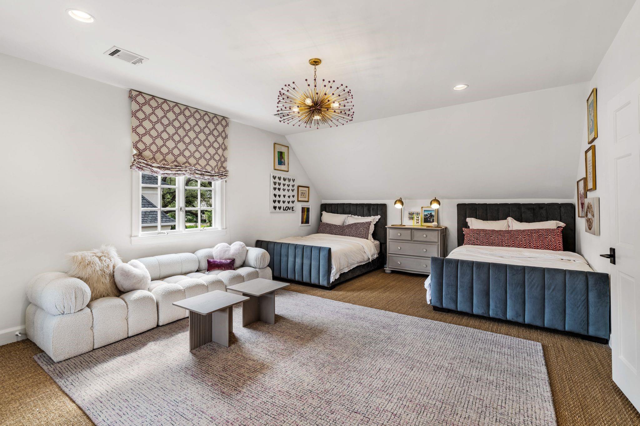 5672 Cedar Creek Drive