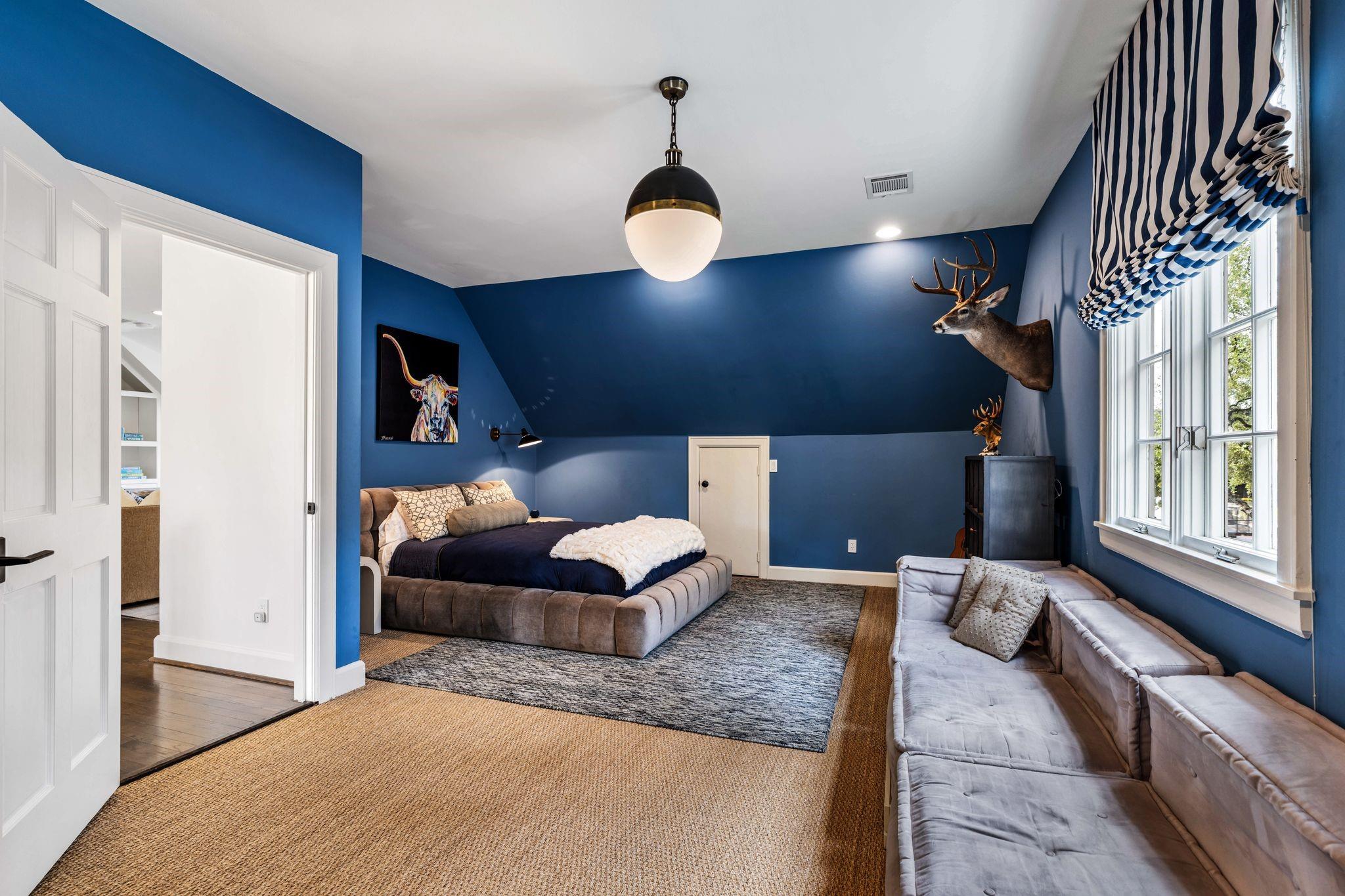 5672 Cedar Creek Drive